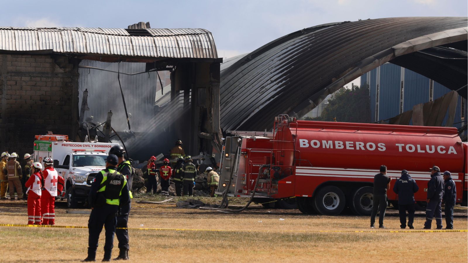 Mexico plane crash: 7 killed as small plane crashes while attempting emergency landing near Toluca