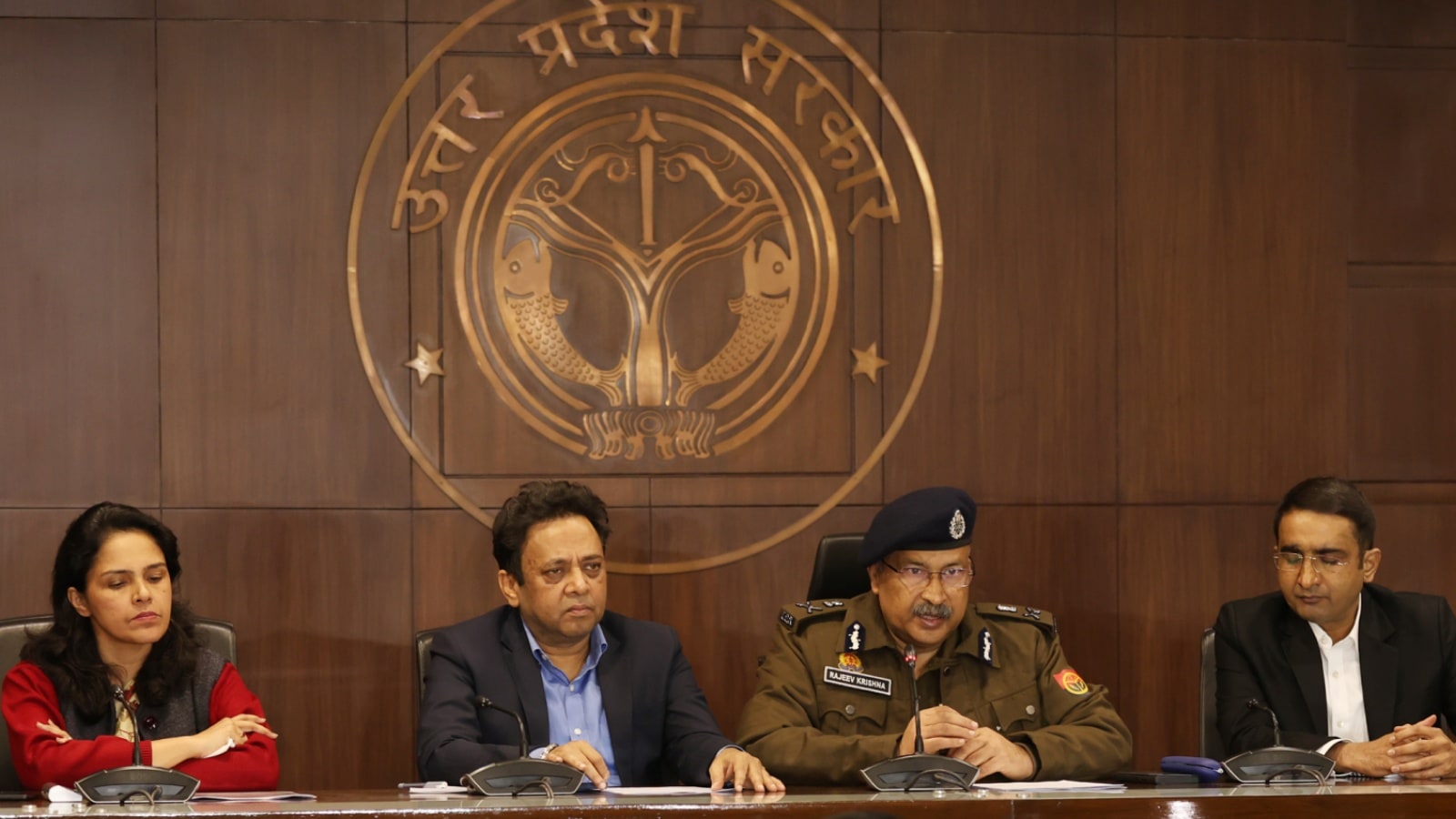 UP DGP reviews functioning of IGRS system & cyber crime units