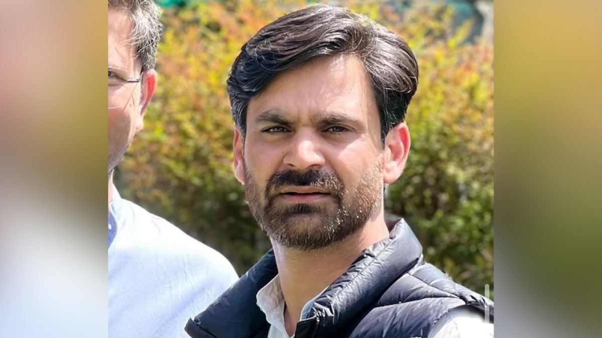 Bail conditions modified for Pulwama MLA Waheed ur Rehman Para (PDP), allowing him to travel outside the Union Territory for official duties. (Source: @parawahid)