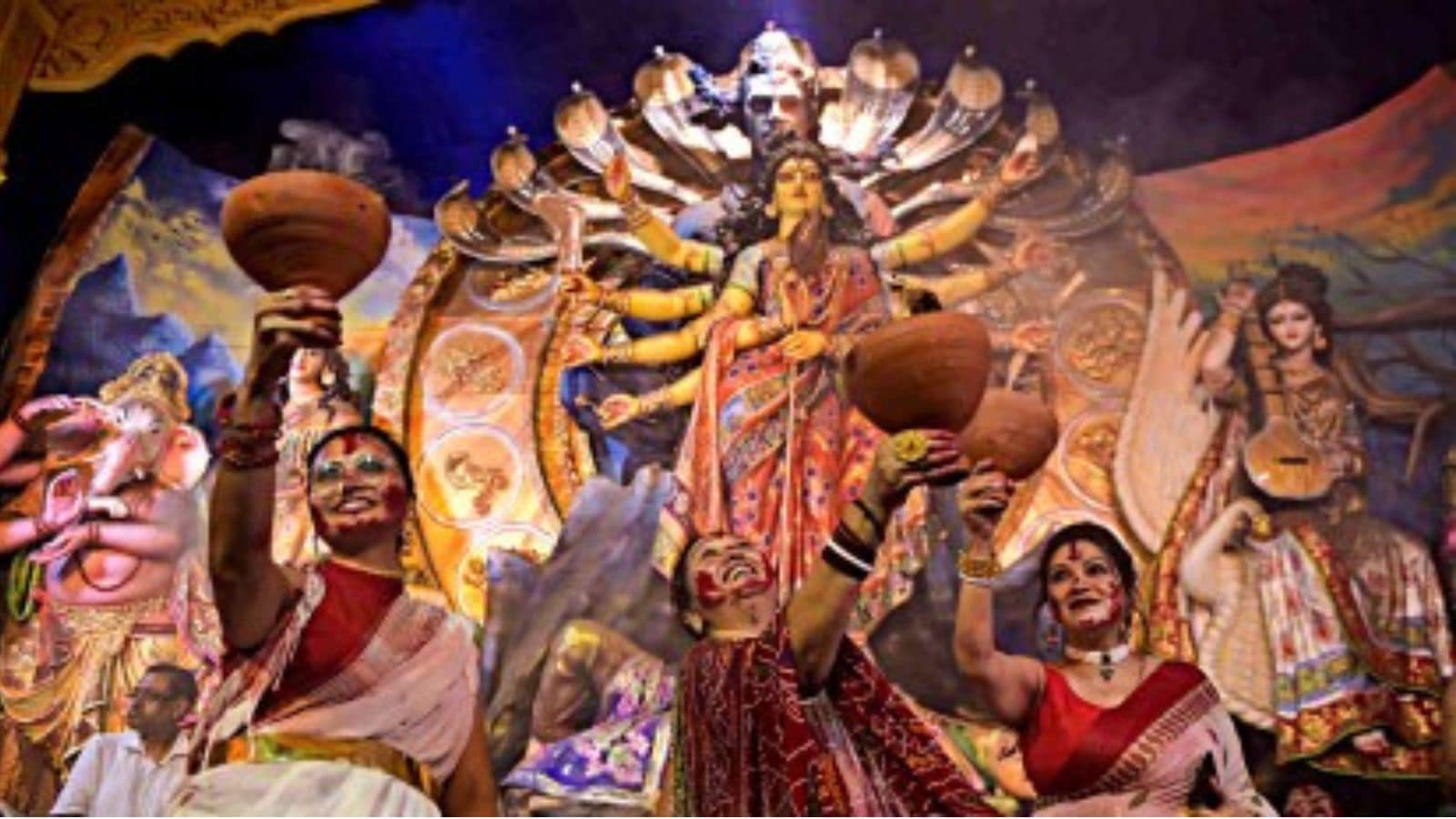 January 2026 offers two long holiday stretches for West Bengal government staff