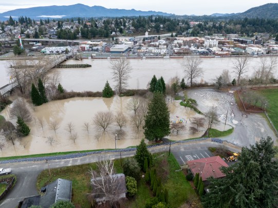 Family loses home in Washington flood, months after moving due to wife’s cancer diagnosis