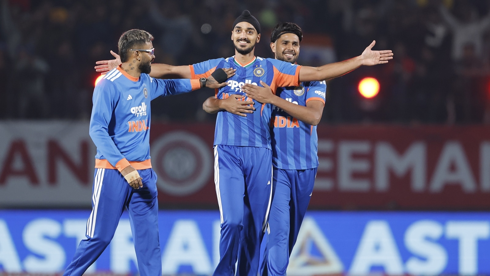 Pacers bowl India to 7-wicket win over South Africa, hosts take 2-1 lead in 5-match series