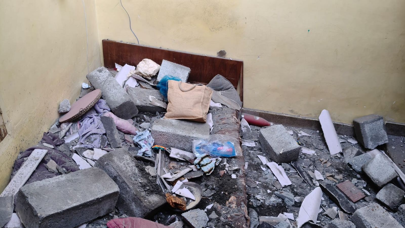 indianexpress.com - 4-year-old girl killed as bricks fall from under-construction building in Bengaluru