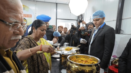 Delhi CM Rekha Gupta and Union Minister Manohar Lal Khattar at the Atal Canteen in Delhi