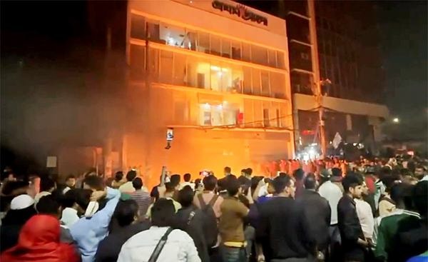 Protesters vandalise the office of Bangladesh's newspaper daily Prothom Alo’. 