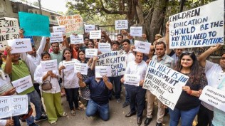 parents protest against fee hike