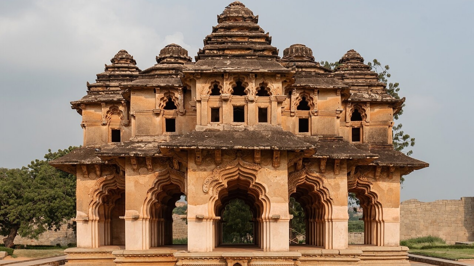 From Mughal Alleys to Lost Empires: 3 must-do heritage walks in India