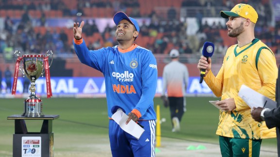 IND vs SA: Dale Steyn highlighted the impact of dew in the second T20I in Mullanpur. (CREIMAS)