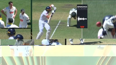 The Jamie Smith incident where the Snicko gave him a lifeline, much to the anger of Australia. (Screengrab via Fox Sports Australia)