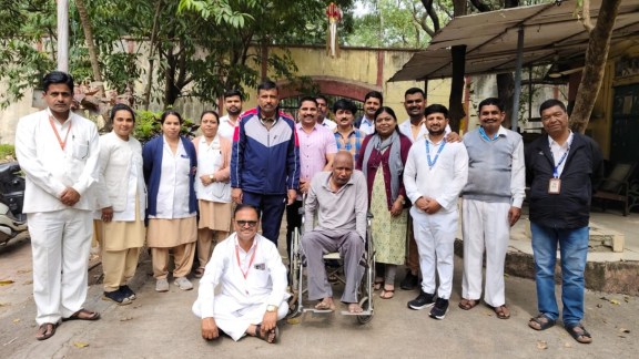 Pune hospital unites man with family, hospital unites man with family, 2013 Kedarnath floods, Kedarnath floods, Indian express news, current affairs