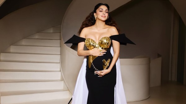 Kiara Advani debuted her baby bump at Met Gala 2025.