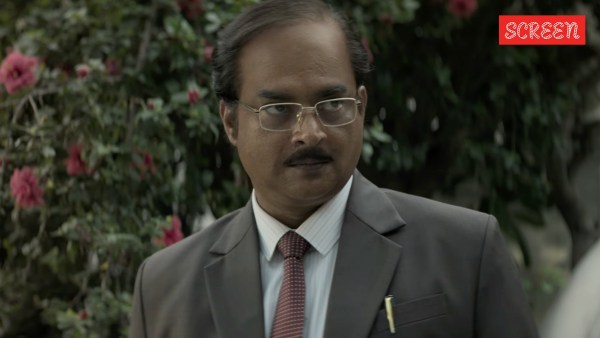 R Madhavan interpreta Ajay Sanyal em Dhurandhar