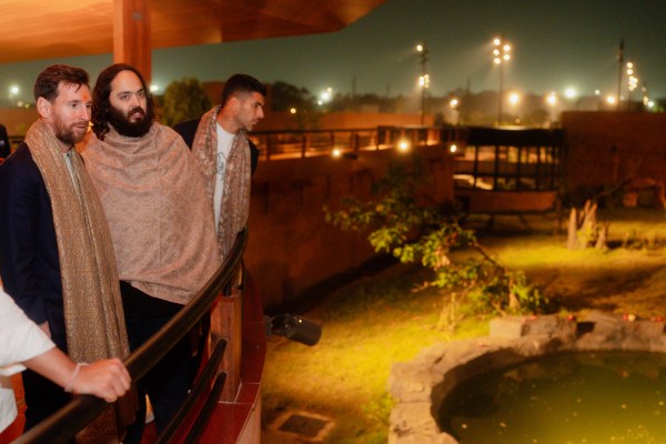 He then visited the Herbivore Care Centre and the Reptile Care Centre, where he observed animals under specialised veterinary care, customised nutrition, behavioural training and husbandry protocols that reflect Vantara’s wildlife welfare ethos.