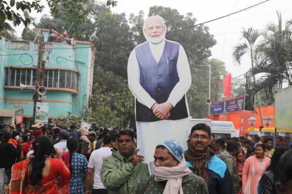 Public waits for PM Modi at  Netaji Park Taherpur Ranaghat. 
