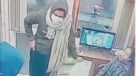 The robbers pretended to enquire about a silver bracelet but soon brandished weapons at the woman present at the counter. Her husband Vipin Verma reacted swiftly by climbing over the counter and pushing the robbers out of the shop, while his wife followed. The robbers fled the spot as locals gathered. (Express Photo)