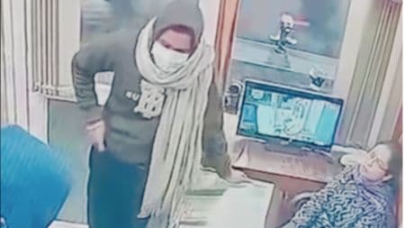 The robbers pretended to enquire about a silver bracelet but soon brandished weapons at the woman present at the counter. Her husband Vipin Verma reacted swiftly by climbing over the counter and pushing the robbers out of the shop, while his wife followed. The robbers fled the spot as locals gathered. (Express Photo)