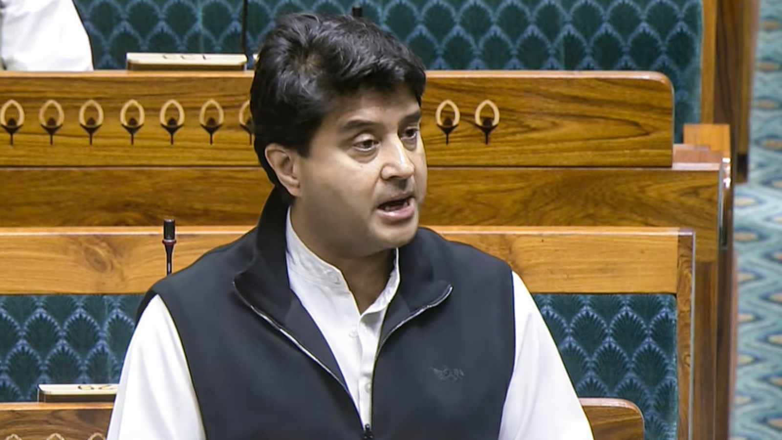 ‘Snooping neither possible nor will happen’: Jyotiraditya Scindia rules out user data concerns over Sanchar Saathi app | India News - The Indian Express