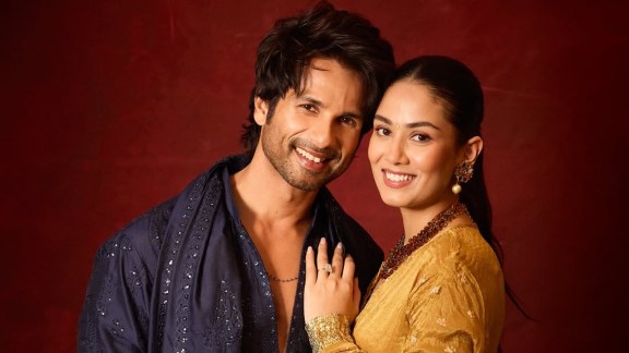 How shahid and mira manage their money