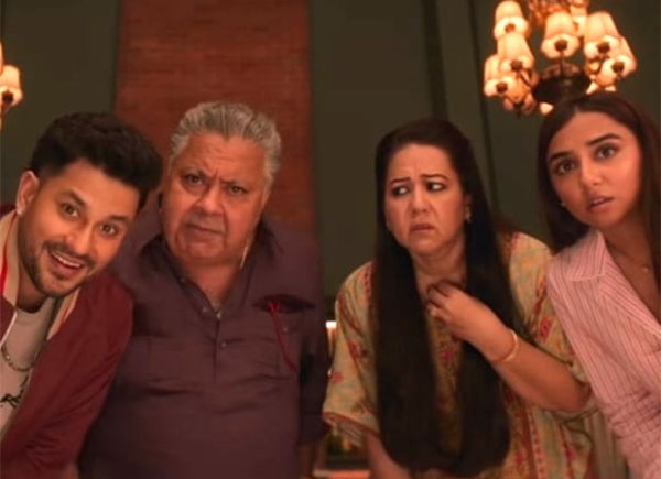 Kunal Kemmu, Manoj Pahwa, Ayesha Raza, and Prajakta Koli in Single Papa.