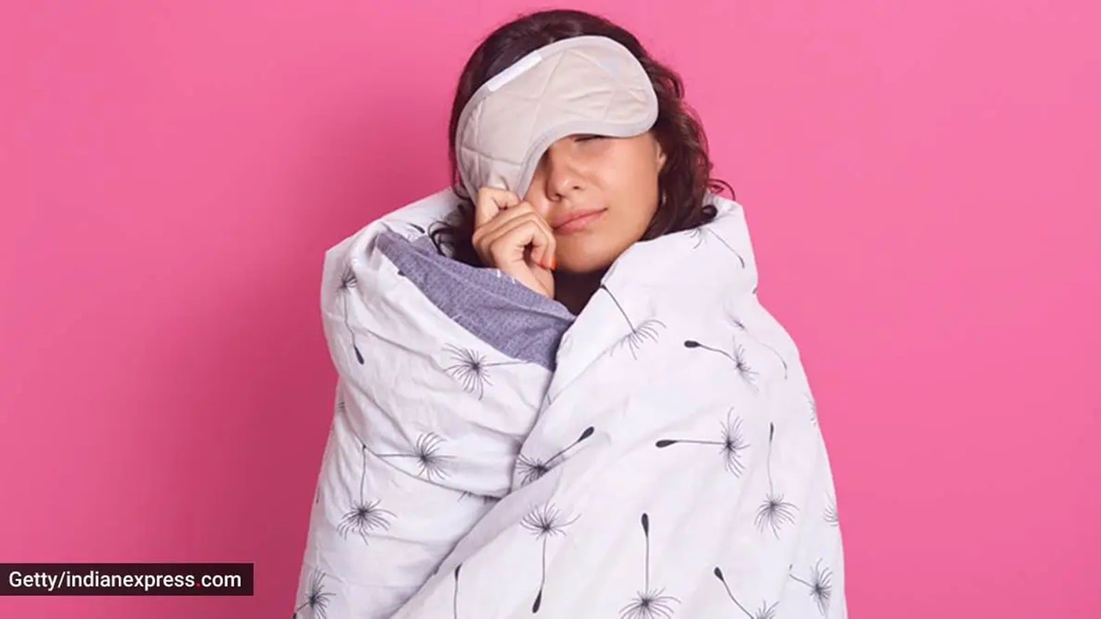 Why does sleeping after 11 pm impact weight even with a clean diet?