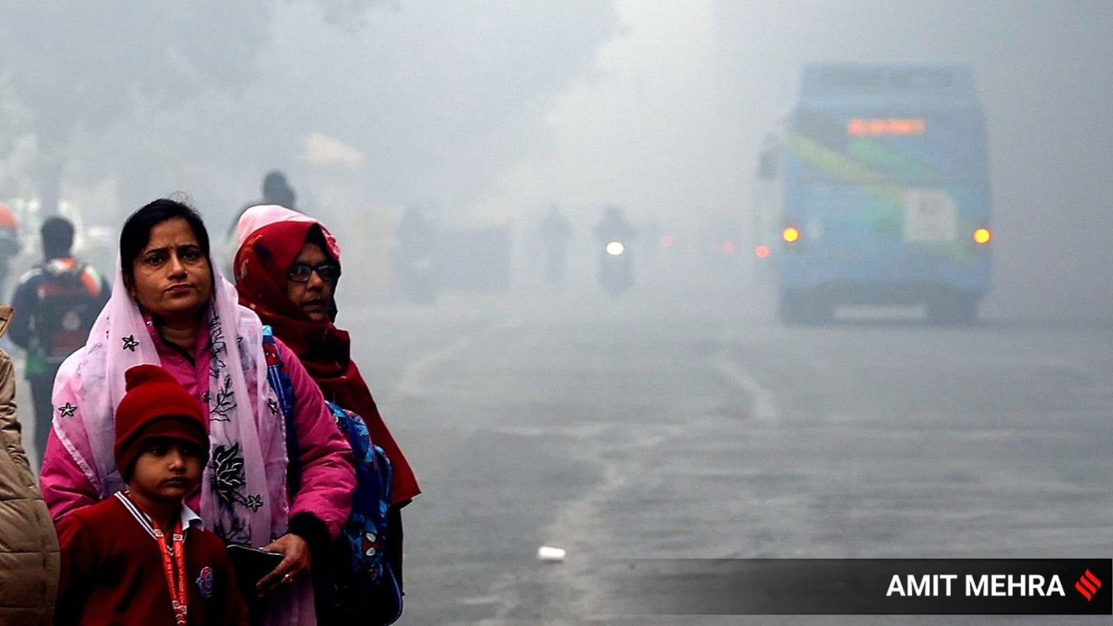 Delhiites wake up to clearer skies, improved visibility on Christmas; dense fog impacts flight ops in Bengaluru