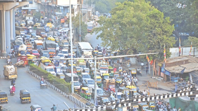 As per the data, 2,139 cases were registered for wrong-side driving and 7,328 for traffic signal violations during the 11 days – in both cases, nearly half of the challans were issued in Region 1.