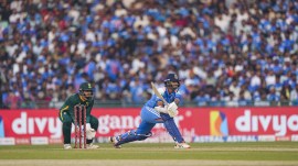 Ten Doeschate said that Washington is still learning the ropes when it comes to batting in the death in ODI cricket. (PTI Photo)