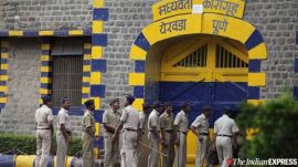 Vishal Nagnath Kamble, undertrial, Yerwada Central Prison, murder, attack, Akash Satish Chandalia,