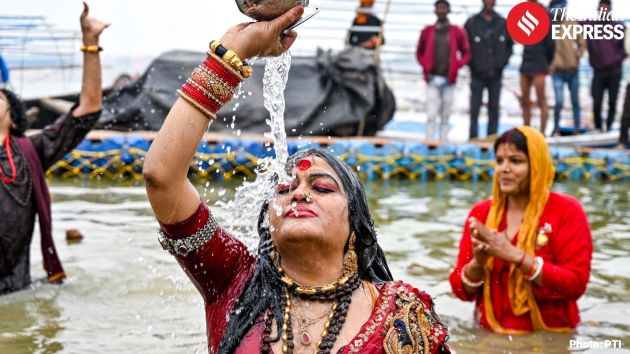 Pilgrims brave the cold winter morning to participate in Paush Purnima bathing rituals at the Sangam