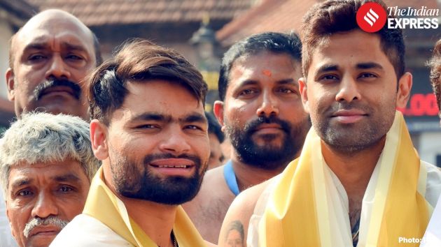 Batters Rinku Singh and Varun Chakravarthy were among the players present during the temple visit