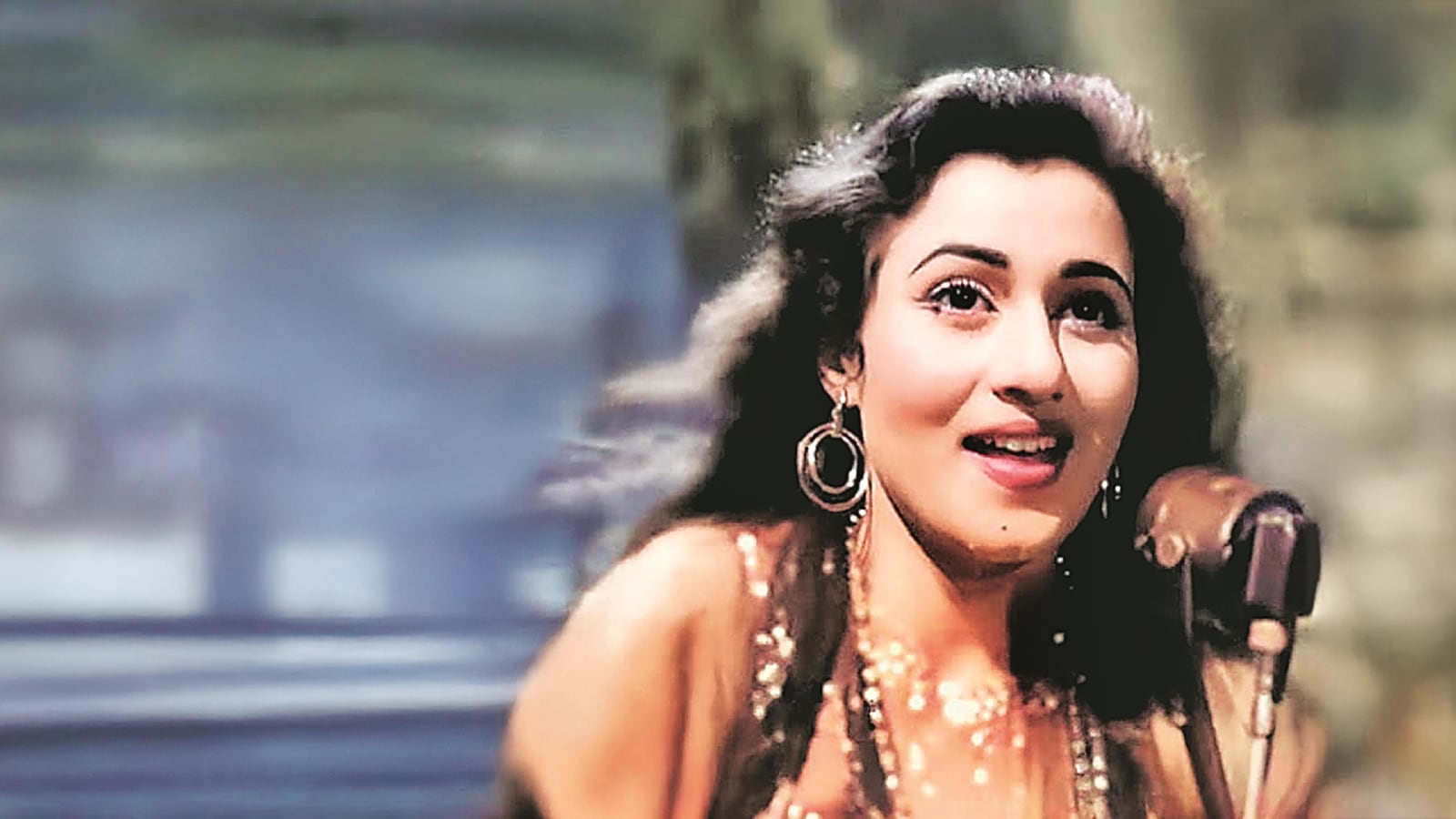 A still from Howrah Bridge