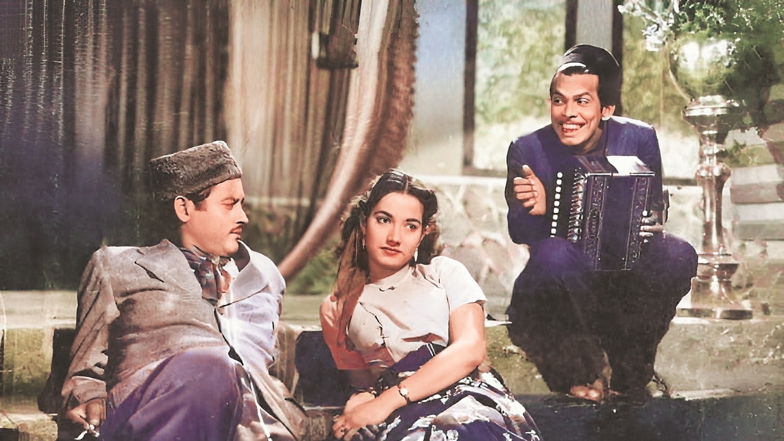 A still from Aar Paar