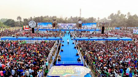 TMC leader Abhishek Banerjee speaks as he launches the month-long 'Abar Jitbe Bangla' campaign. (ANI Photo)