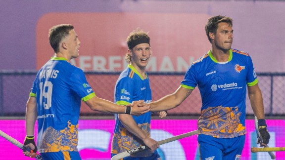 Alexander Hendrickx (R) had a part to play in both the Kalinga Lancers’ goals against Bengal Tigers. (PHOTO: HIL)