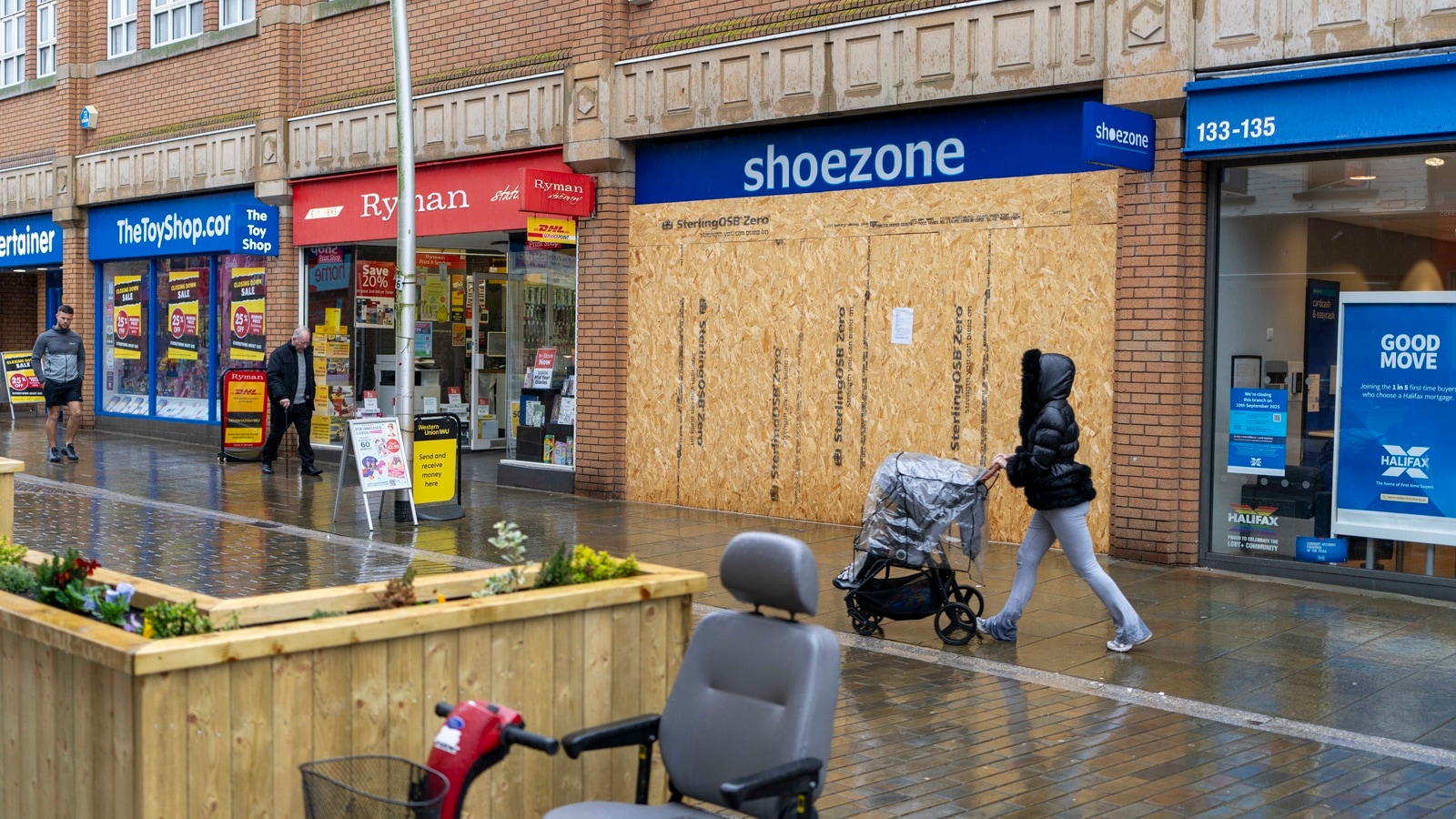 Britain seeks trade with China without triggering Trump’s fury