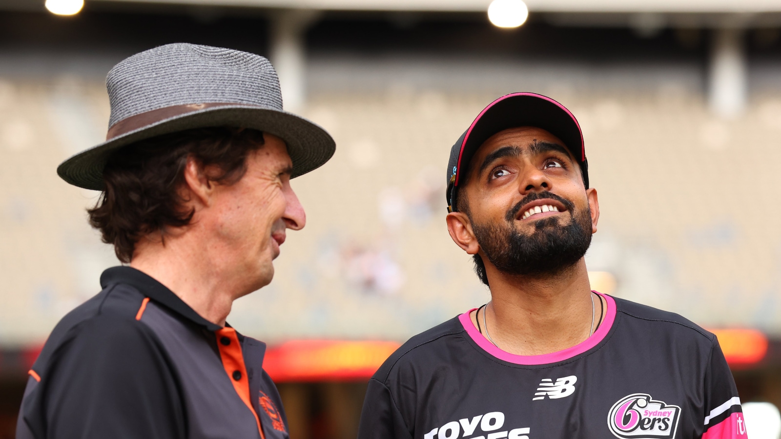 Brad Hogg with Babar Azam ahead of a Big Bash League game. (PHOTO: X/BBL)