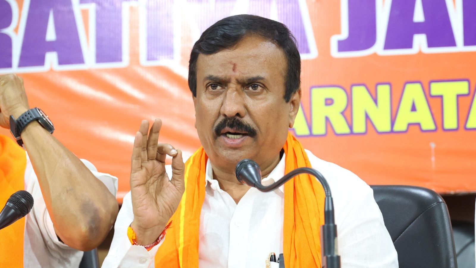 Karnataka BJP MLA Ramamurthy claims fake social media accounts are trying to harm his reputation, lodges complaint