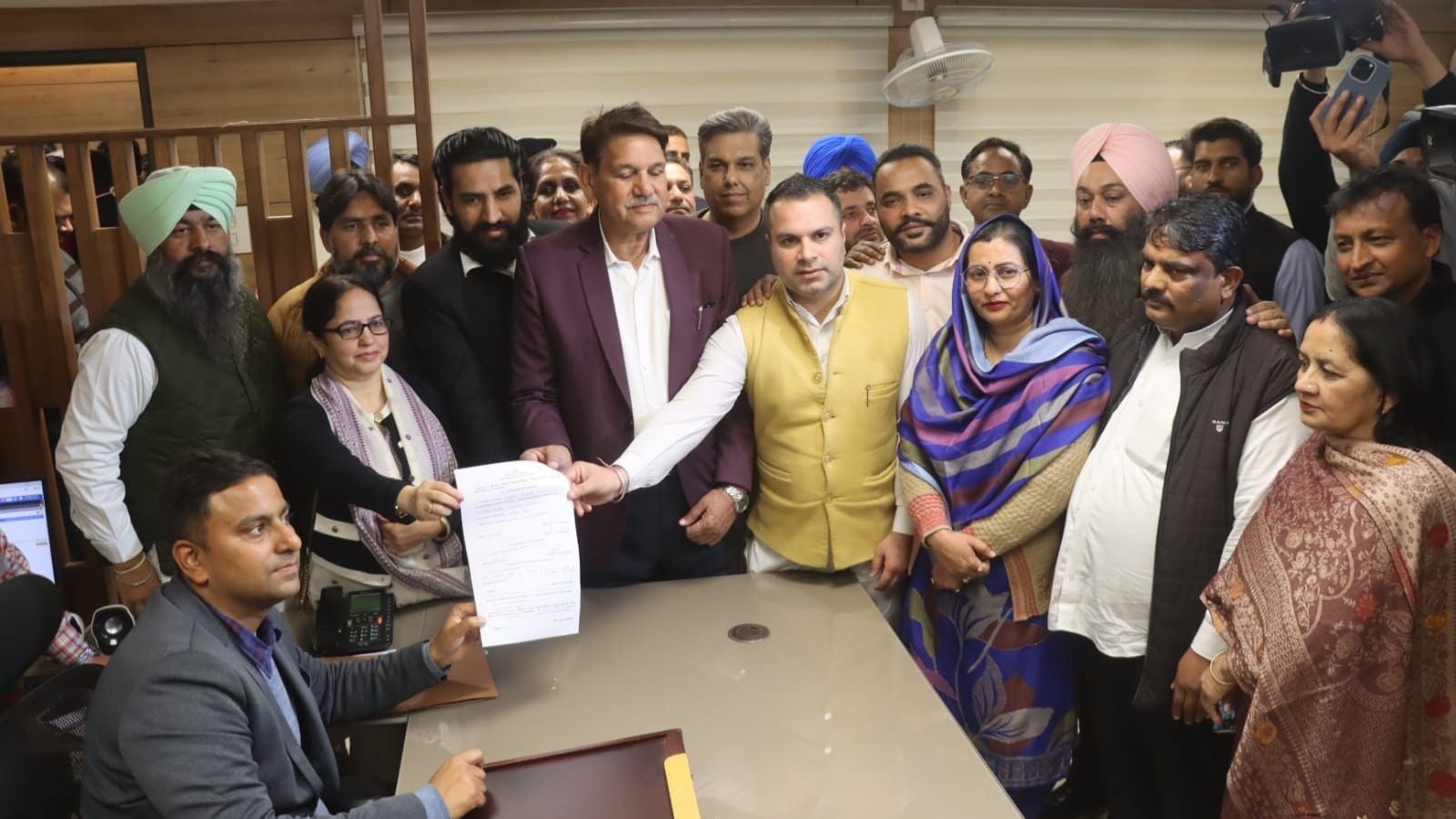 Triangular fight for Chandigarh Mayoral poll as Cong-AAP alliance talks fail to materialise