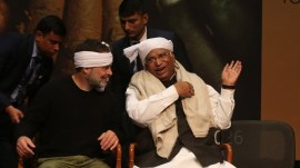 Workers must unite to bring back MGNREGA, says Rahul