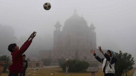 Delhi winter weather aqi