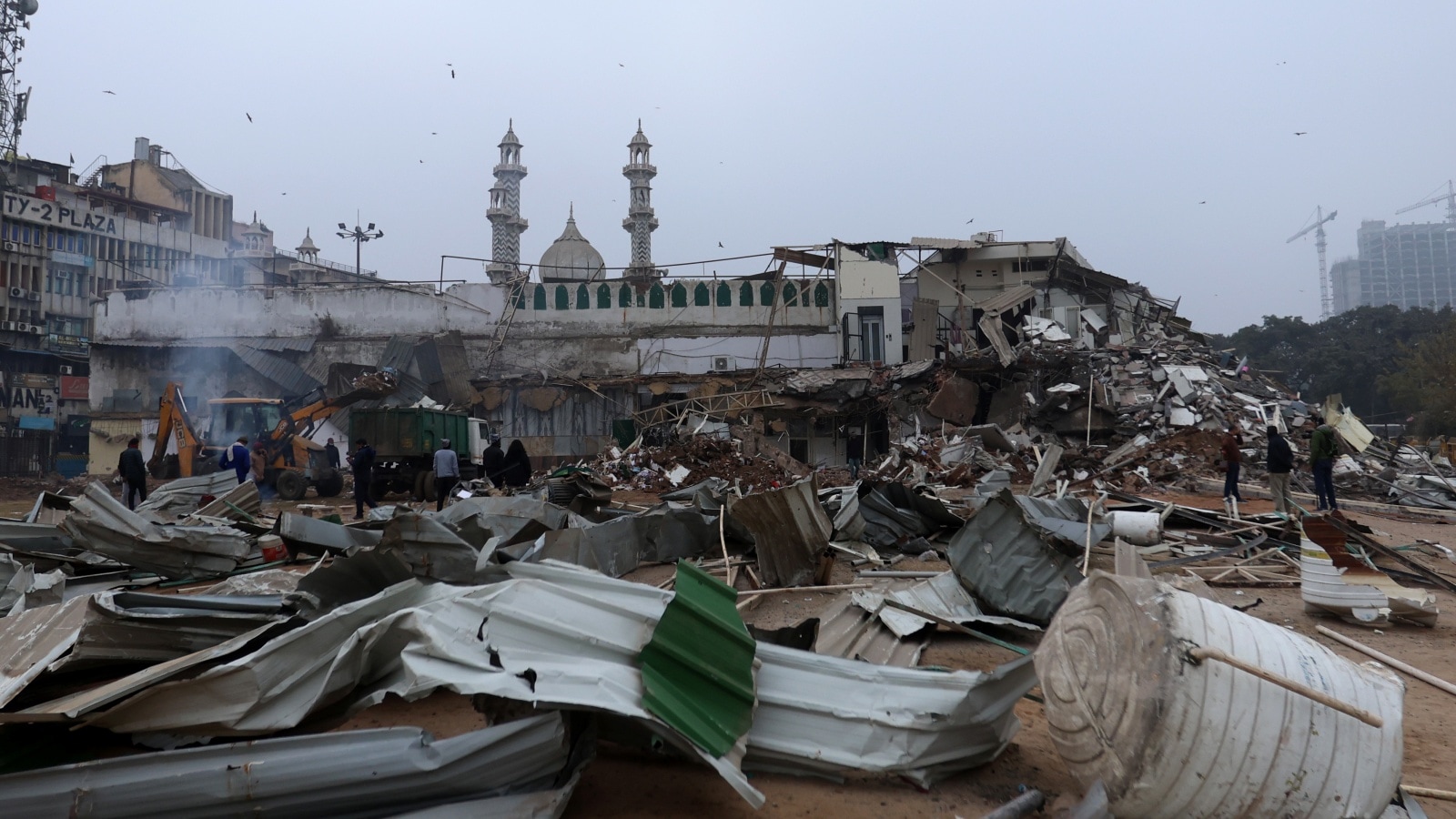 Midnight demolition near Turkman Gate triggers violence, five arrested