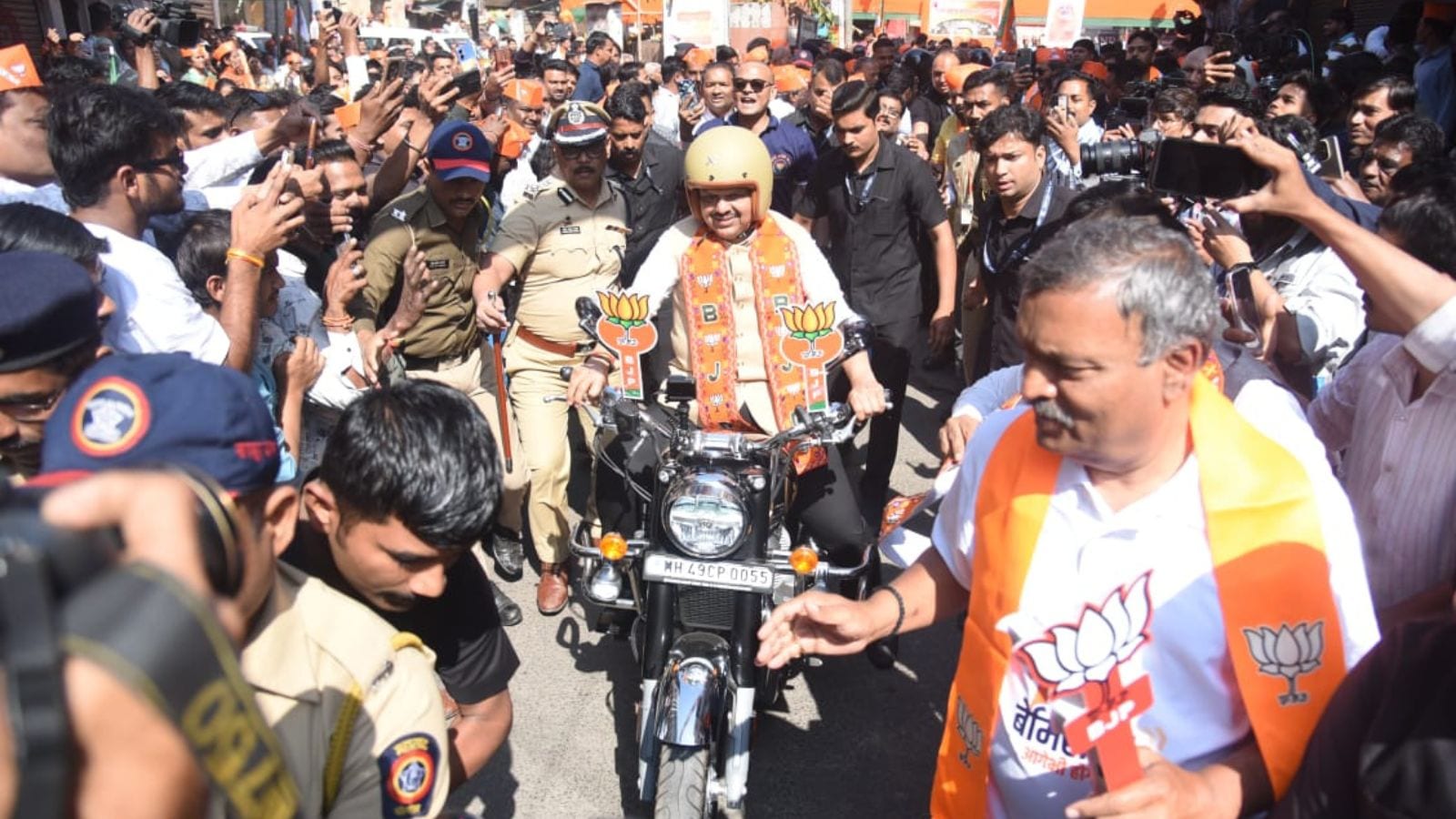 Maharashtra BMC Elections 2026 LIVE Updates: Fadnavis conducts grand bike rally in Nagpur on last day of campaigning