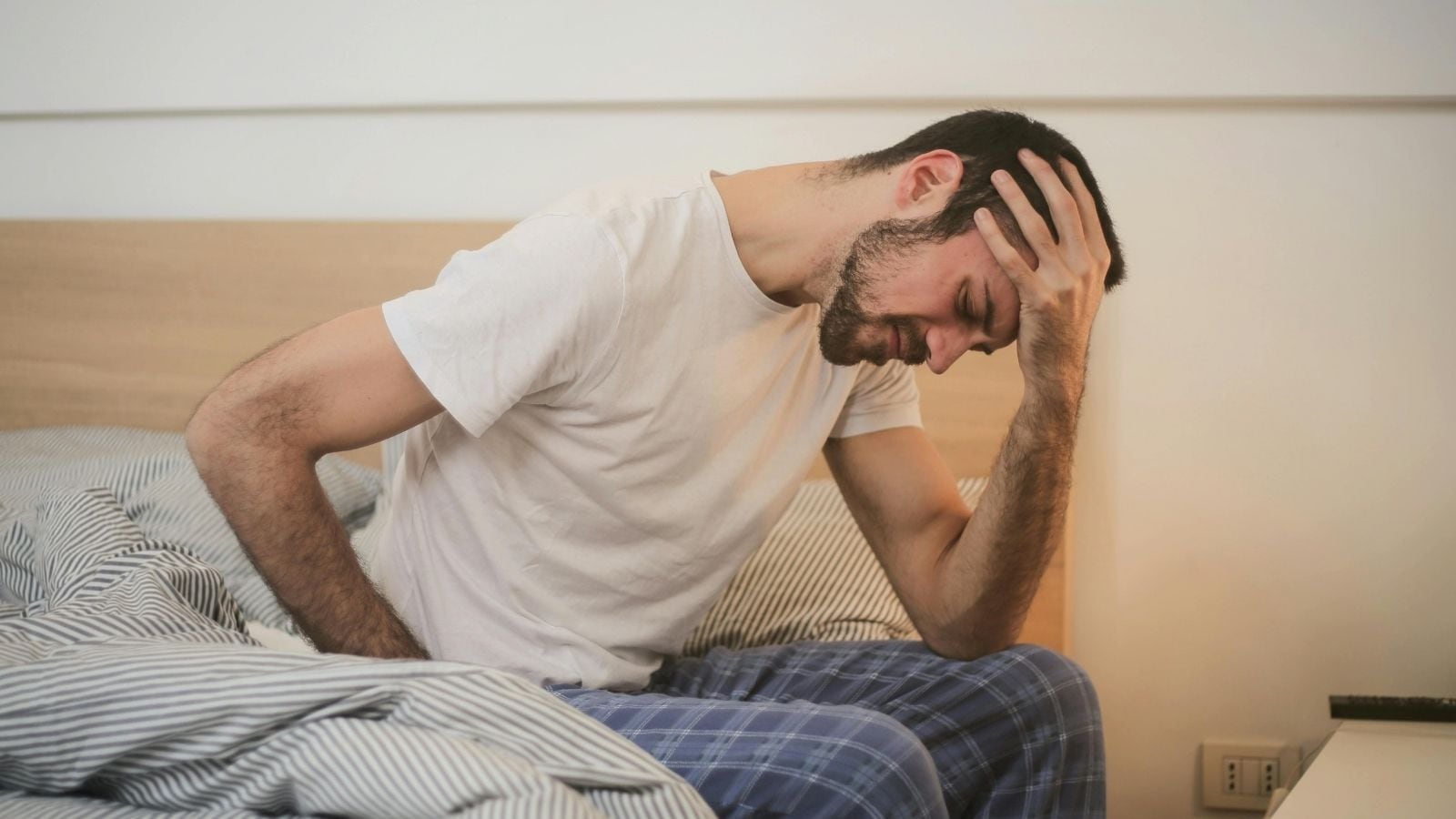 Man who switched to diet soda for high blood sugar developed daily severe headaches; symptoms stopped after quitting sweetener