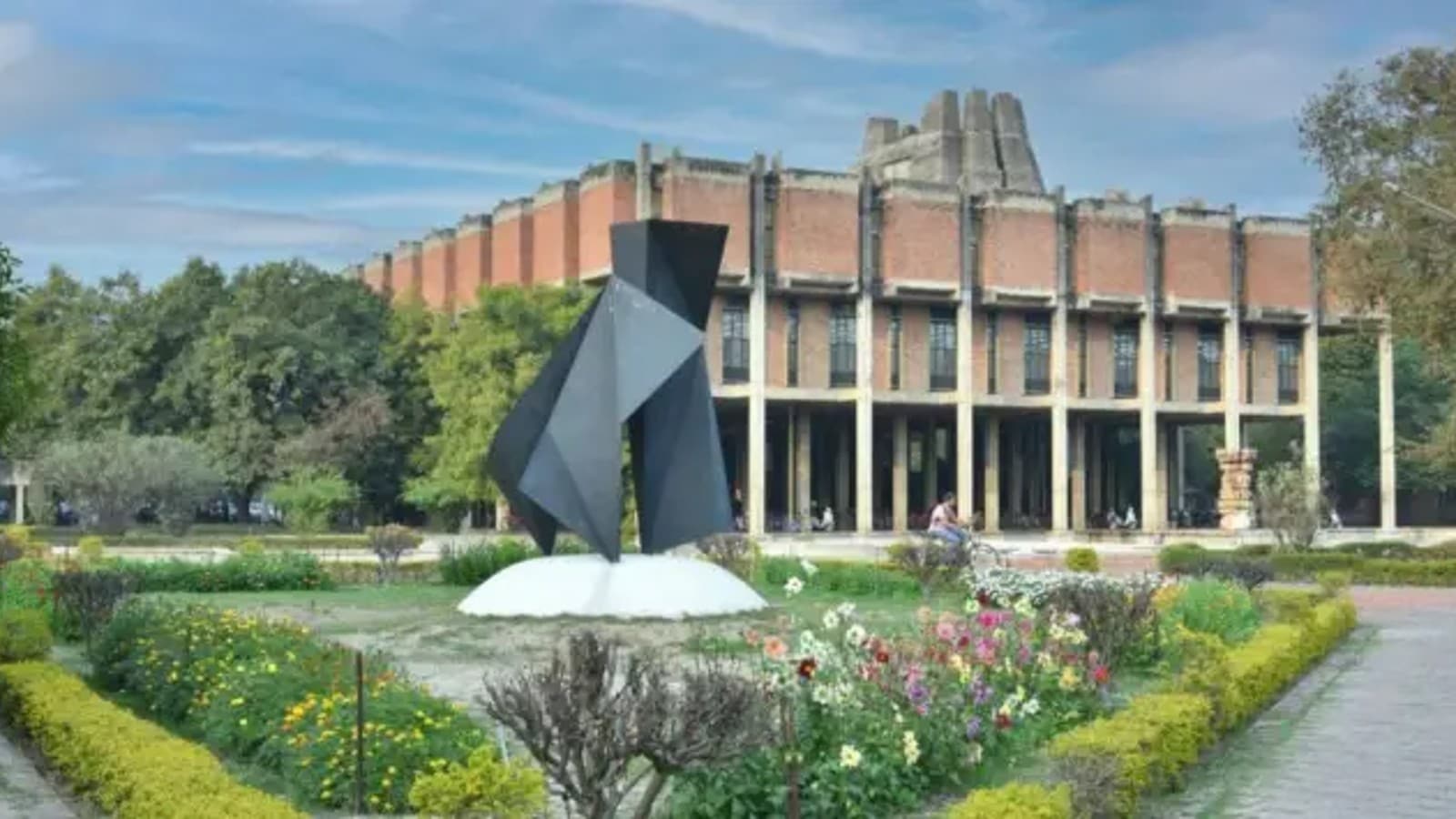 Scholar ‘jumps’ to death on IIT Kanpur campus; 3rd incident in 4 months | Lucknow News