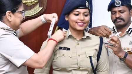 Isha Singh, 26, is the daughter of 1985-batch Maharashtra-cadre IPS officer Yogesh Pratap Singh, who resigned in 2004 after allegedly being shunted out for exposing corruption. (Express Photo)