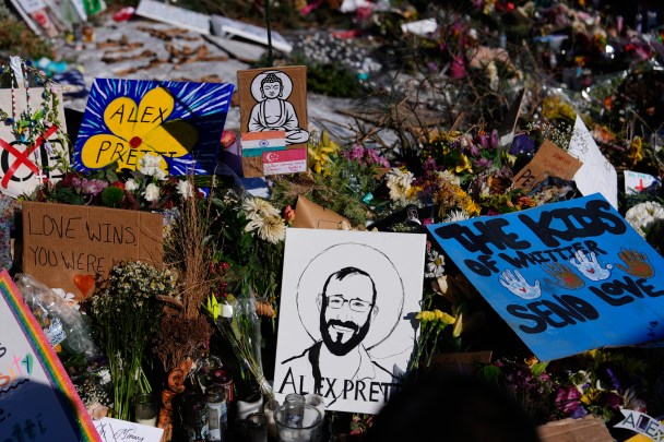 ミネアポリスでアレックス・プリティを射殺した国境警備隊員が休暇に