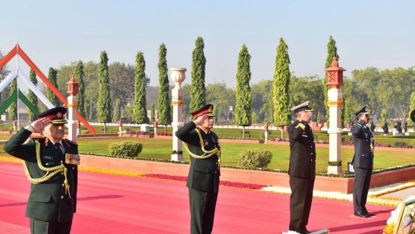 General Anil Chauhan, CDS, General Upendra Dwivedi, #COAS, Air Vice Marshal M Bandhopadhyay & Commodore P Verma, honouring the valour and supreme sacrifice of the soldiers, who died in the line of duty. (Source: X/@adgpi)