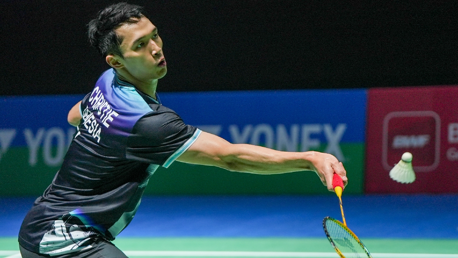 Jonatan Christie of Indonesia in action against Loh Kean Yew at the semifinals of the Yonex Sunrise India Open 2026. (Photo: BAI)