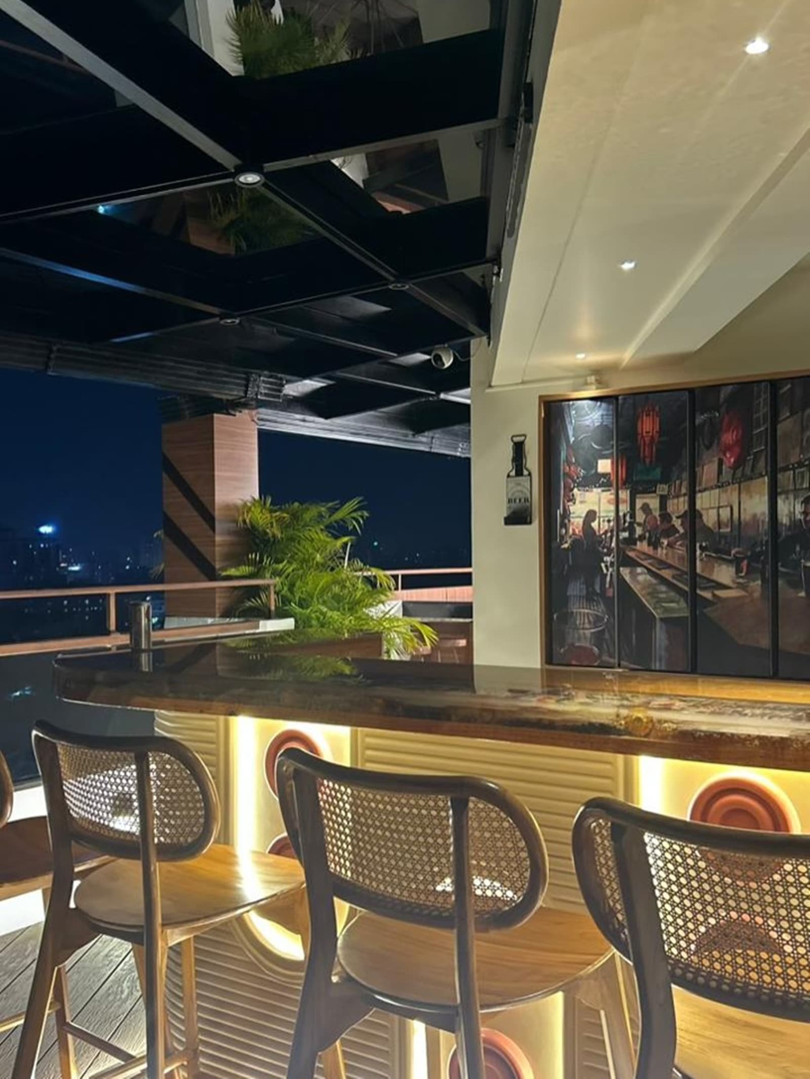 कीर्ति सुरेश होम