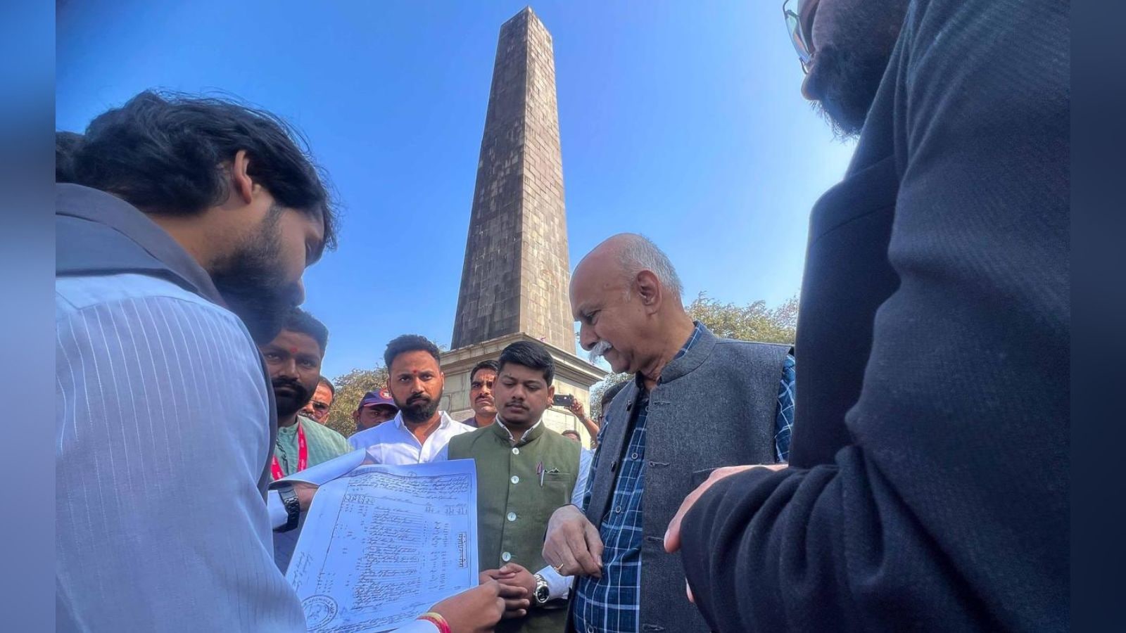 Members of Koregaon Bhima Commission of Inquiry visit ‘Jaystambh’ with Elgaar Parishad activist